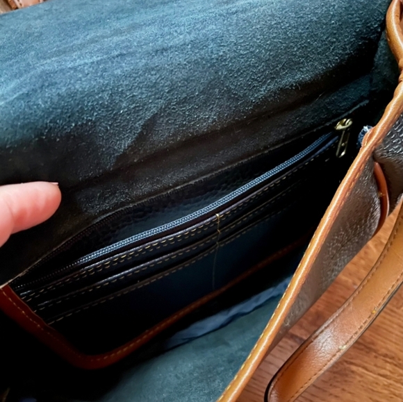Vtg Dooney & Bourke medium saddle crossbody bag - Picture 5 of 7